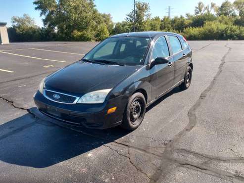 2005 Ford Focus ZX5 S - cars & trucks - by owner - vehicle... for sale in Kenosha, WI