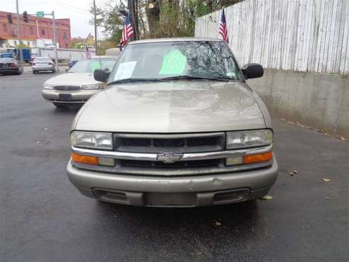2000 Chevrolet S-10 LS Extended Cab - cars & trucks - by dealer -... for sale in Decatur, IL