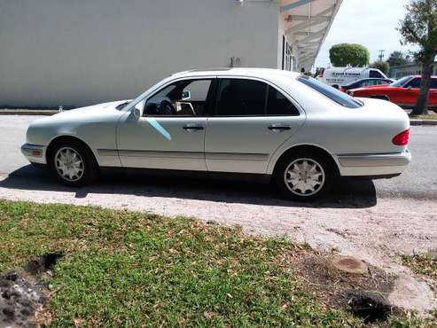 1997 Mercedes E320..FLORIDA CAR. for sale in saginaw, MI