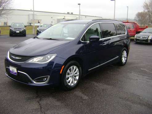 2017 Chrysler Pacifica - cars & trucks - by dealer - vehicle... for sale in Sparta, WI
