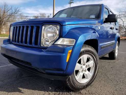 2010 Jeep Liberty, Towing, 4X4, Clean Title - cars & trucks - by... for sale in Port Monmouth, NJ