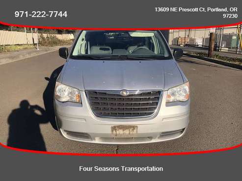 2008 Chrysler Town & Country - Financing Available! - cars & trucks... for sale in Portland, OR