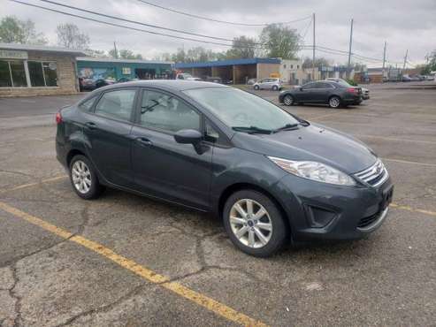 2011 Ford fiesta se runs great for sale in Columbus, OH