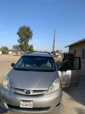 2006 Toyota Sienna for sale in Hanford, CA