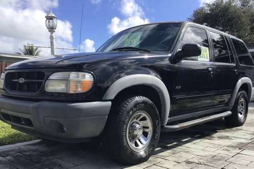 2000 Ford Explorer XLS Automatic for sale in Pembroke Pines, FL