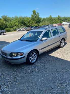 2004 Volvo - cars & trucks - by owner - vehicle automotive sale for sale in Cleveland, OH