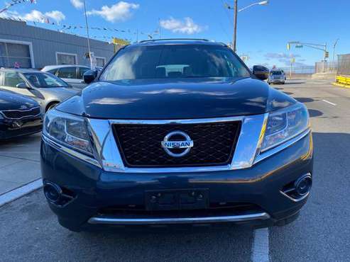 2013 Nissan Pathfinder SV 4WD - cars & trucks - by dealer - vehicle... for sale in Union City, NJ