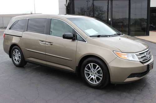 2012 Honda Odyssey EXL LEATHER MOONROOF POWER DOORS - cars & for sale in milwaukee, WI