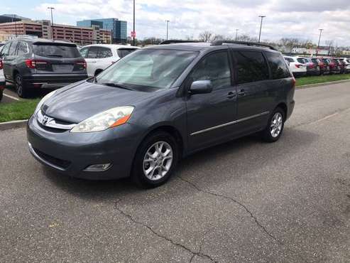 2006 Toyota Sienna Xle awd for sale in Ozone Park, NY