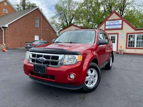 2010 Ford Escape XLT 4WD V6 Clean Carfax Runs & Drive Great 116K for sale in Salem, VA