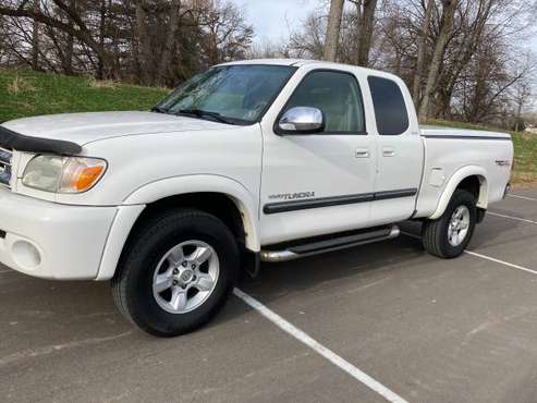 2005 Toyota Tundra SR5 Double Cab 4 DRS 4WD pickup truck - cars & for sale in Burnsville, MN