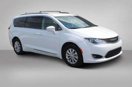 2019 Chrysler Pacifica Touring L - cars & trucks - by dealer -... for sale in Jackson, MO