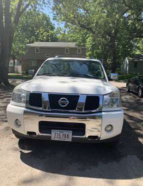 Nissan Armada LE - cars & trucks - by owner - vehicle automotive sale for sale in Evansdale, IA