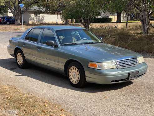 2005 Ford Crown Victoria - cars & trucks - by owner - vehicle... for sale in San Antonio, TX
