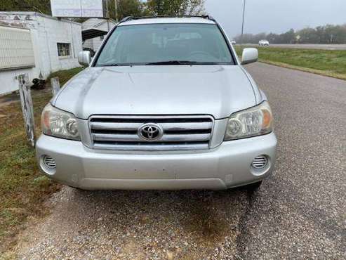 *******2005 Toyota Highlander/FWD/V6/Auto***** - cars & trucks - by... for sale in Augusta, KS