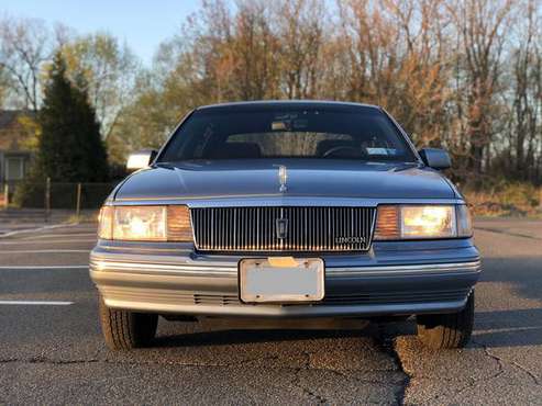 1988 Lincoln Continental Signature Series, Low Mileage! Like New! for sale in West Harrison, NY