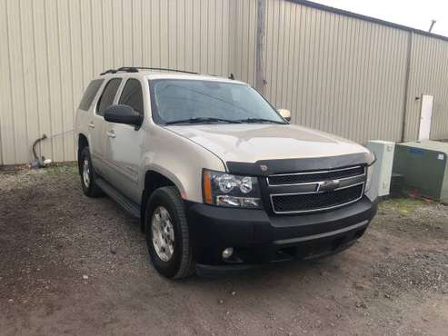 2007 Chevrolet Tahoe 4x4 - cars & trucks - by owner - vehicle... for sale in Portage, IL