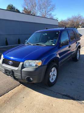 2005 Ford Escape XLT 4wd 168k - cars & trucks - by owner - vehicle... for sale in Florissant, MO