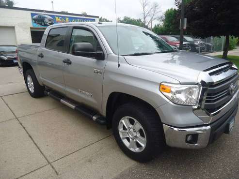 **2015 TOYOTA TUNDRA CREW MAX SR5 4X4 ** FINANCING*** for sale in ST.PAUL MN, MN
