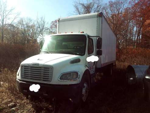 2004 FREIGHTLINER M2 BOX TRUCK (26 FOOT ) LIFTGATE - cars & trucks -... for sale in New Haven, CT