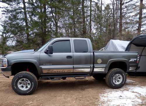 CHEVY SILVERADO 2500 HD Z71 LOW MILES - cars & trucks - by owner -... for sale in Glidden, WI