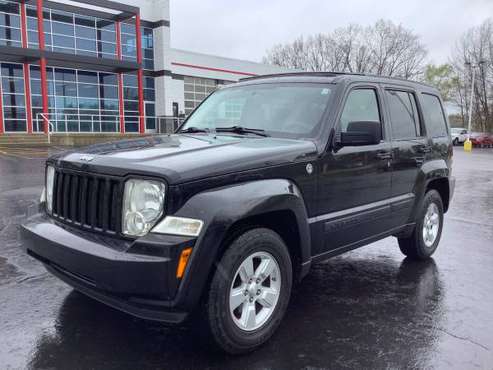 Clean Carfax! 2009 Jeep Liberty Sport! 4x4! Accident Free! - cars & for sale in Ortonville, MI