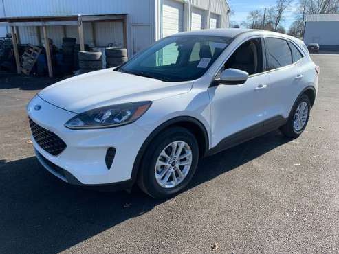 2020 FORD ESCAPE SE 300MILES (A09435) - cars & trucks - by dealer -... for sale in Newton, IL