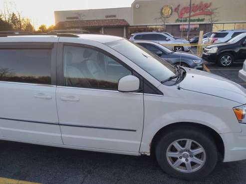 2010 Chrysler Town & Country - cars & trucks - by owner - vehicle... for sale in Aurora, IL