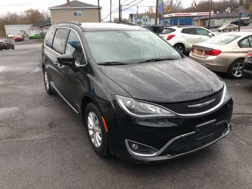 2017 CHRYSLER PACIFICA TOURING L WITH 12K - cars & trucks - by... for sale in Syracuse, NY