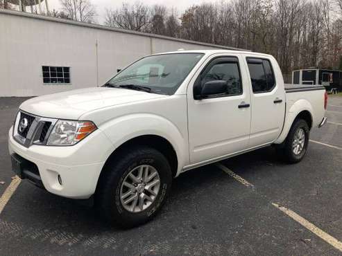 2015 Nissan Frontier SV 4x4 Crewcab - cars & trucks - by owner -... for sale in Wilkesboro, NC