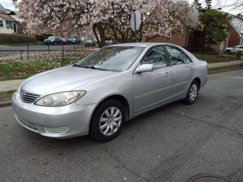 Mint condition 05 toyota camry for sale in Newark , NJ