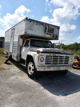 Old box truck for sale..$900 or best offer for sale in Bartow, FL