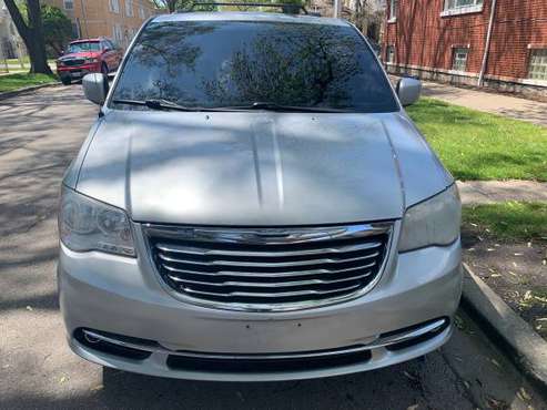 2011 Chrysler town country for sale in Chicago, IL