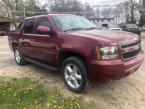 2007 Chevy Avalanche LT 4X4 - - by dealer - vehicle for sale in Harrisburg Illinois, IL