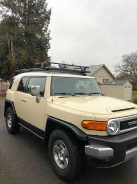 2009 FJ Cruiser - cars & trucks - by owner - vehicle automotive sale for sale in Issaquah, WA