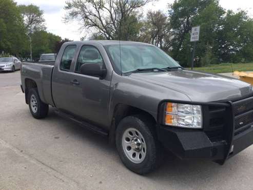 2013 CHEVY SILVERADO EXT CAB (130, 000 MILES) - - by for sale in Lincoln, MO