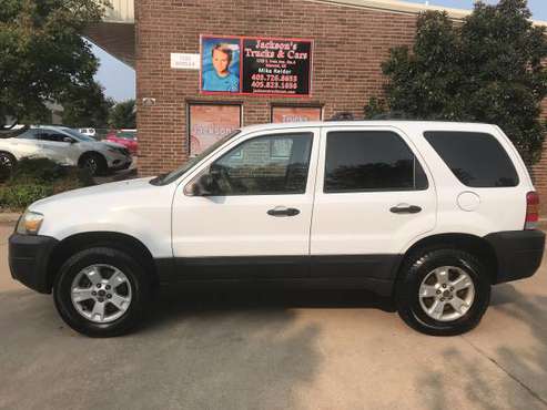 2005 Ford Excape XLT-low miles - cars & trucks - by dealer - vehicle... for sale in Edmond, OK