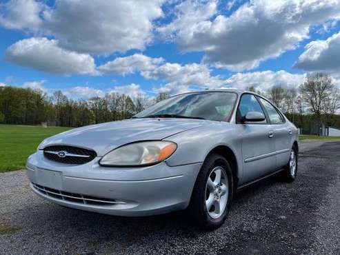 2001 Ford Taurus SE - 28, 000 Miles - One Owner - Clean Carfax - cars for sale in Ravenna, OH