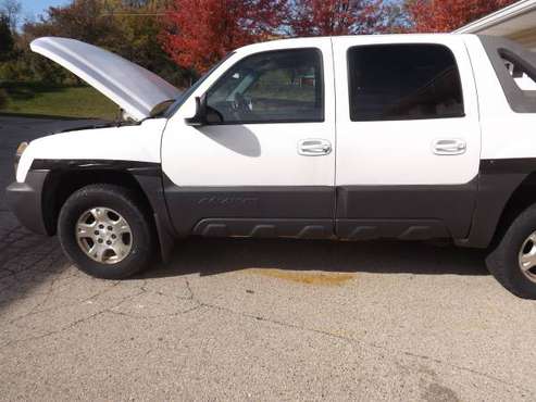 2003 CHEVY AVALANCHE - cars & trucks - by owner - vehicle automotive... for sale in NEW BERLIN, WI