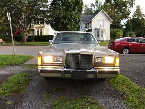1987 Lincoln Town Car for sale in Yorkville, NY