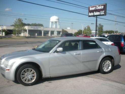 2009 CHRYSLER 300 only $900 down,no credit check,buy here pay here for sale in Clarksville, TN