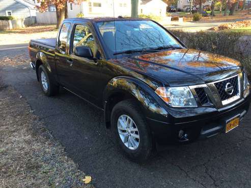 Nissan Frontier SV 4x4 - cars & trucks - by owner - vehicle... for sale in Tallman, NJ