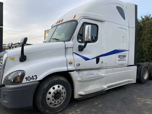 FREIGHTLINER CASCADIA (NEW ENGINE,TRANSMISSION,CLUTH AND TURBO ) -... for sale in Libertyville, IL