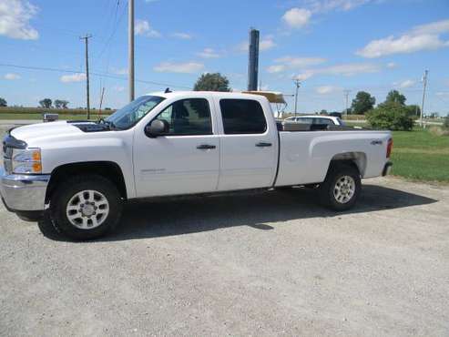 2011 Chevy 2500 HD duramax 6.6L diesel clean title crew cab 4x4 for sale in libertyville, IA
