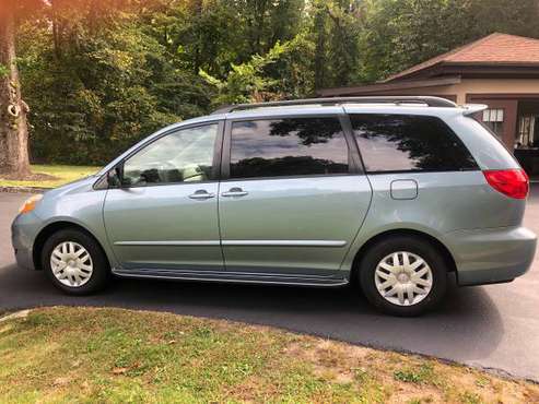 2008 TOYOTA SIENNA * FWD * EXTRA CLEAN * NON SMOKER for sale in East Longmeadow, MA