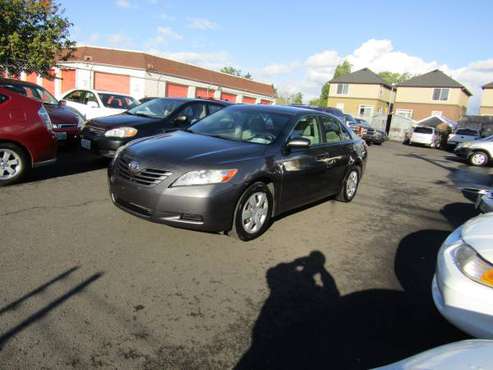 2007 Toyota Camry LE 4cyl, 43 Car Fax Service History Records - cars... for sale in Portland, OR