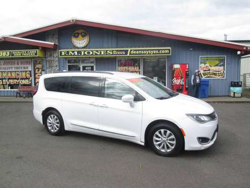 FM Jones and Sons 2017 Chrysler Pacifica Touring for sale in Eugene, OR