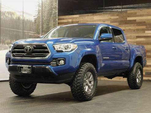 2018 Toyota Tacoma SR5 V6 4X4/BRAND NEW LIFT/ONLY 39, 000 MILES for sale in Gladstone, OR