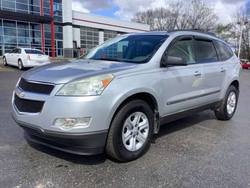 Nice! 2009 Chevy Traverse LS! 3rd Row! Reliable! for sale in Ortonville, MI