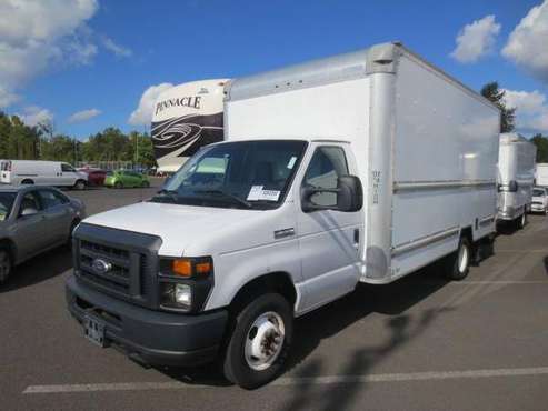 2015 FORD E350 BOX TRUCK W/RAMP.VERY NICE ! WHITE, WORK READY TODAY! for sale in Bellevue, WA